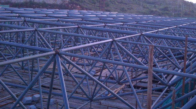 霸州概述网架加工中对钢材的质量的过细恳求